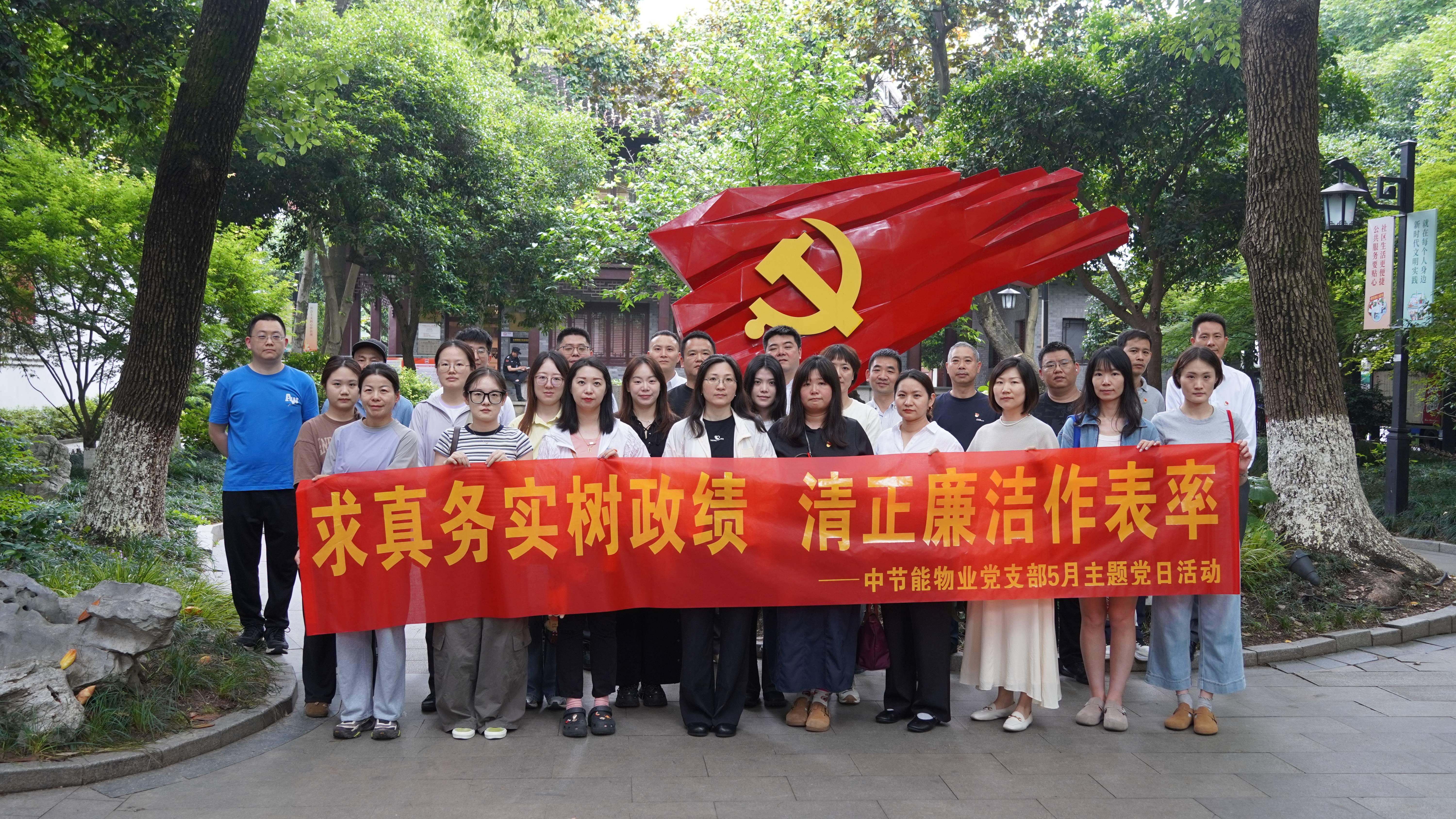 DSC01467(1).jpg DSC01467(1).jpg